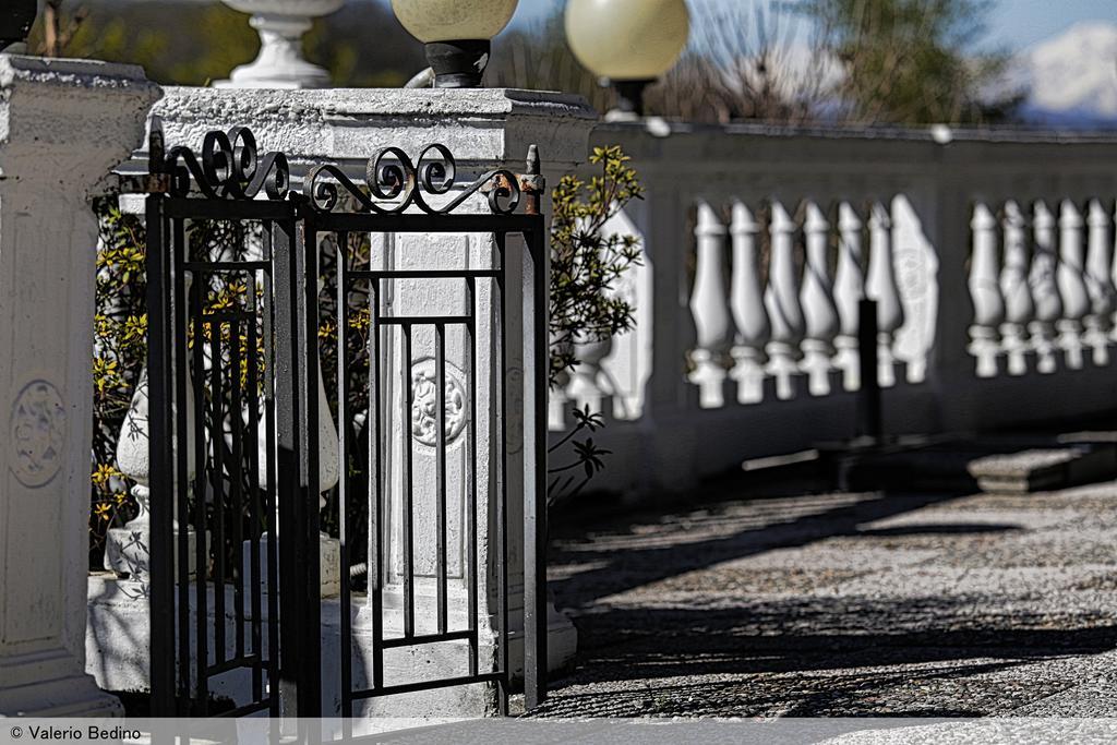 Hotel Del Parco Sesto Calende Kültér fotó